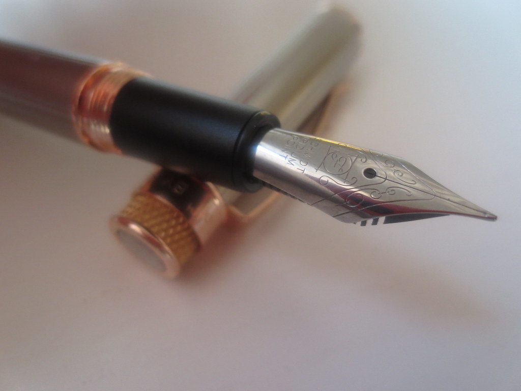 Retro 1951 Tornado White Nickel EXT fountain pen