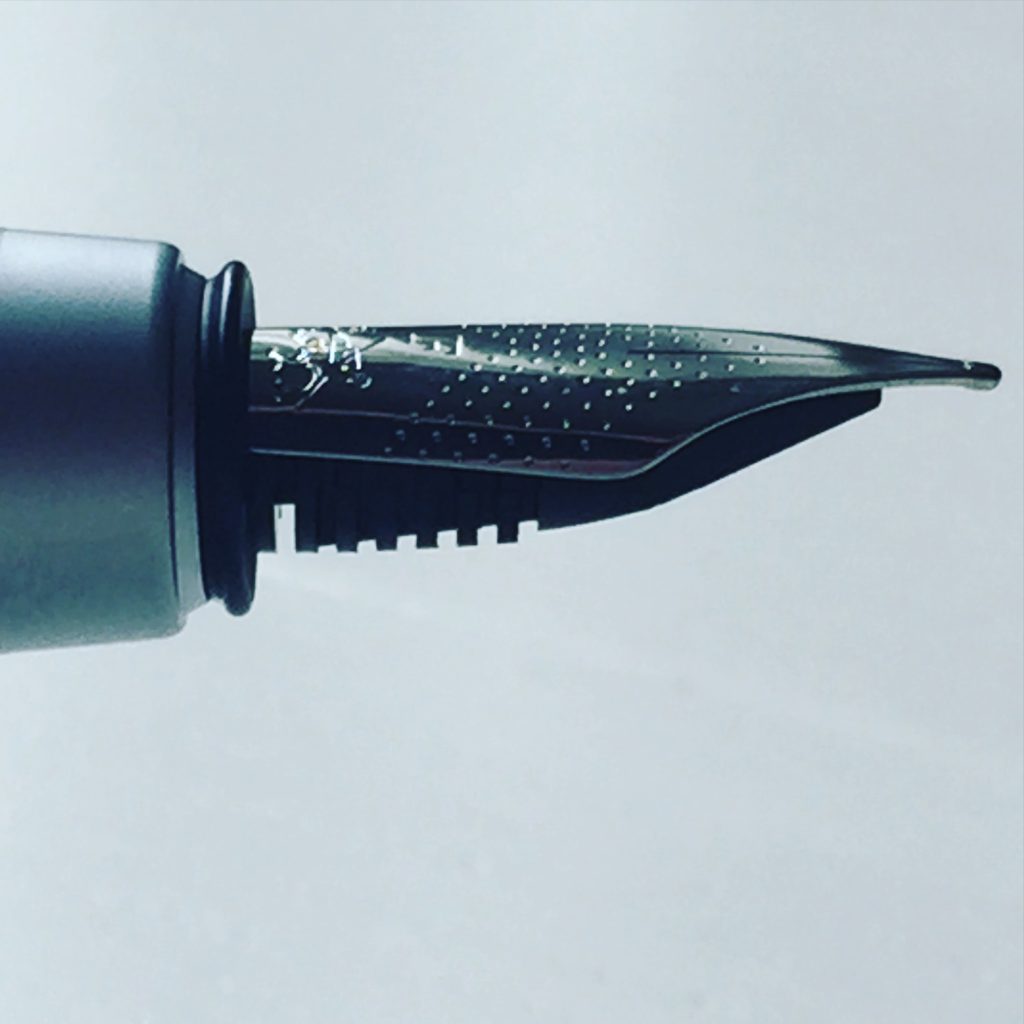 Faber-Castell Loom (piano white) fountain pen