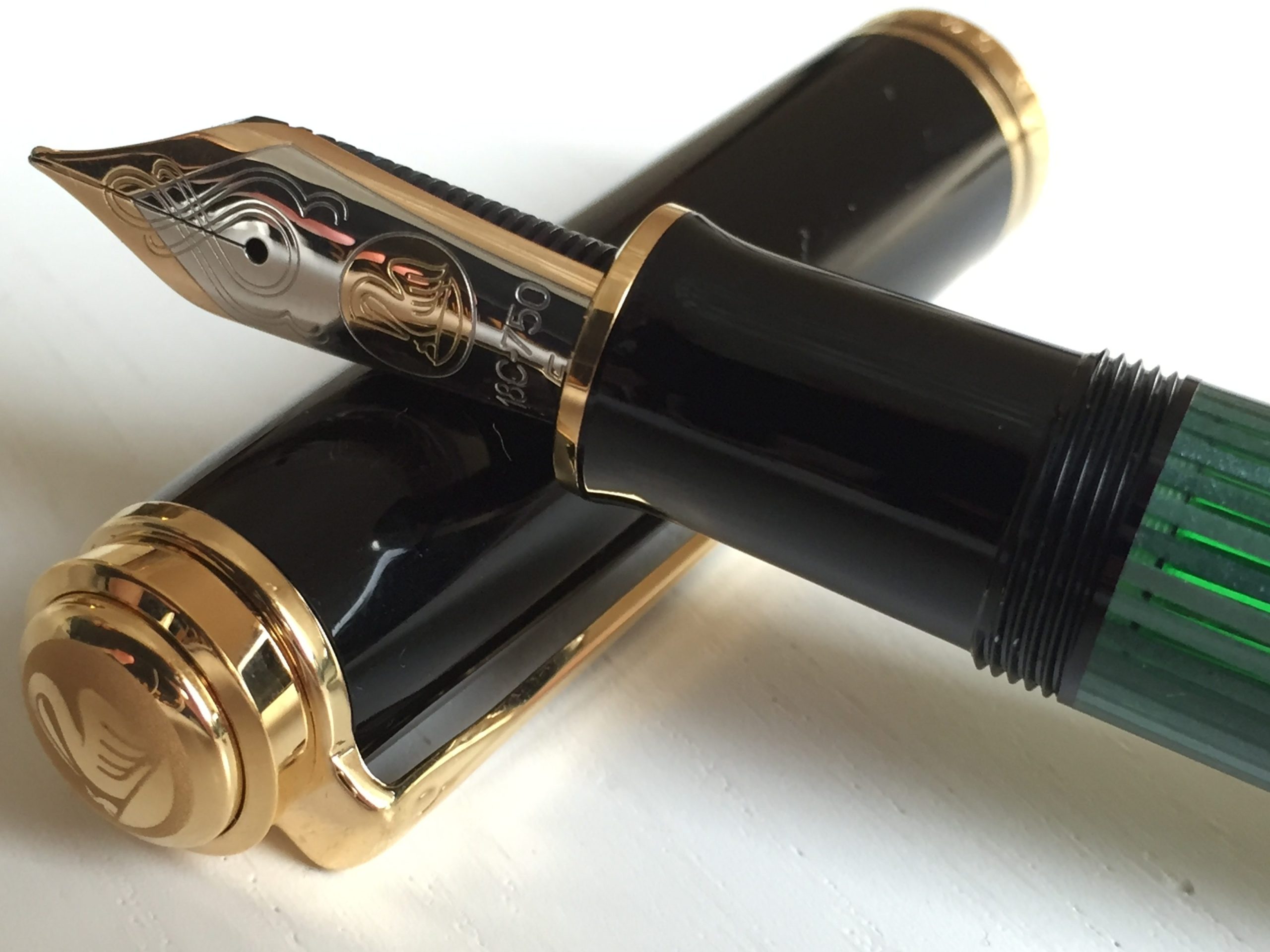 【使用感あり】Pelikan M1000 F Video-Review: Pelikan M1000 – Scrively